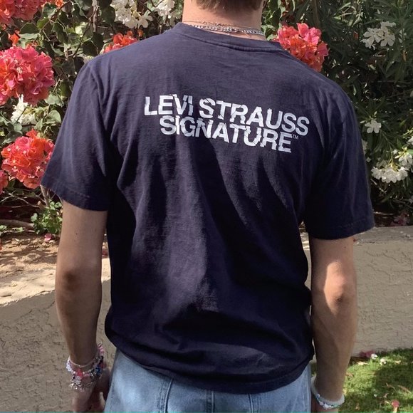 Levi Strauss "More Distortion" T-Shirt - Picture 2 of 2